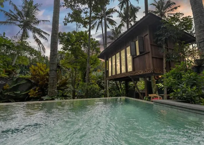 別荘 Ubud Villas ウブド