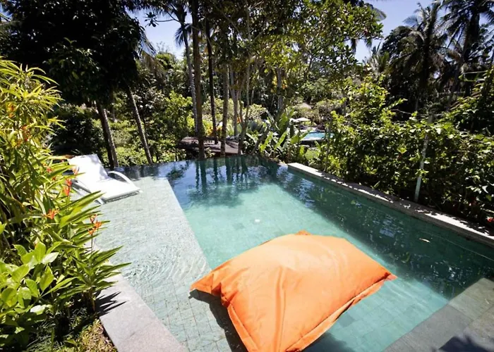 別荘 Ubud Villas *
